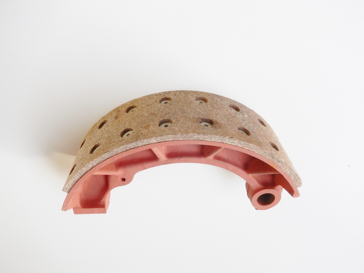 Brzdov� �e�us� A10, N900, MV2-027  �. 140 mm �pln� oblo�en� 